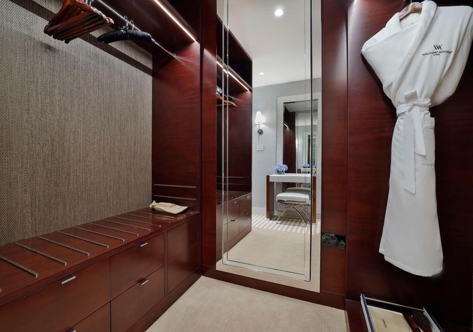 Waldorf Astoria Doha Lusail Dış mekan fotoğraf A walk-in closet